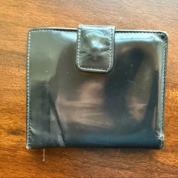 Gucci Black Wallet with Gold Logo - Picture 4 of 7